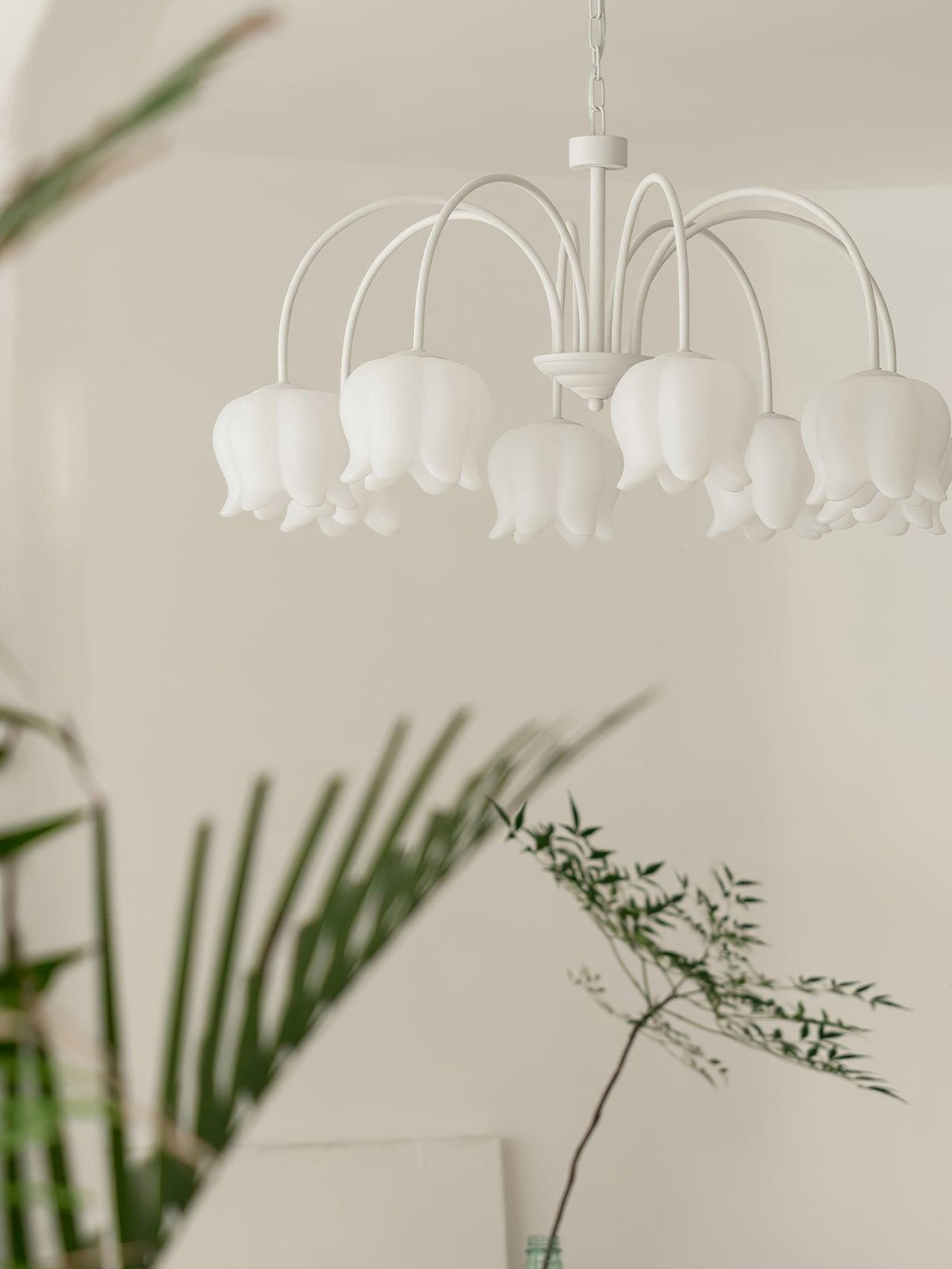 Wyrenera Acrylic Chandelier-Moonnatur