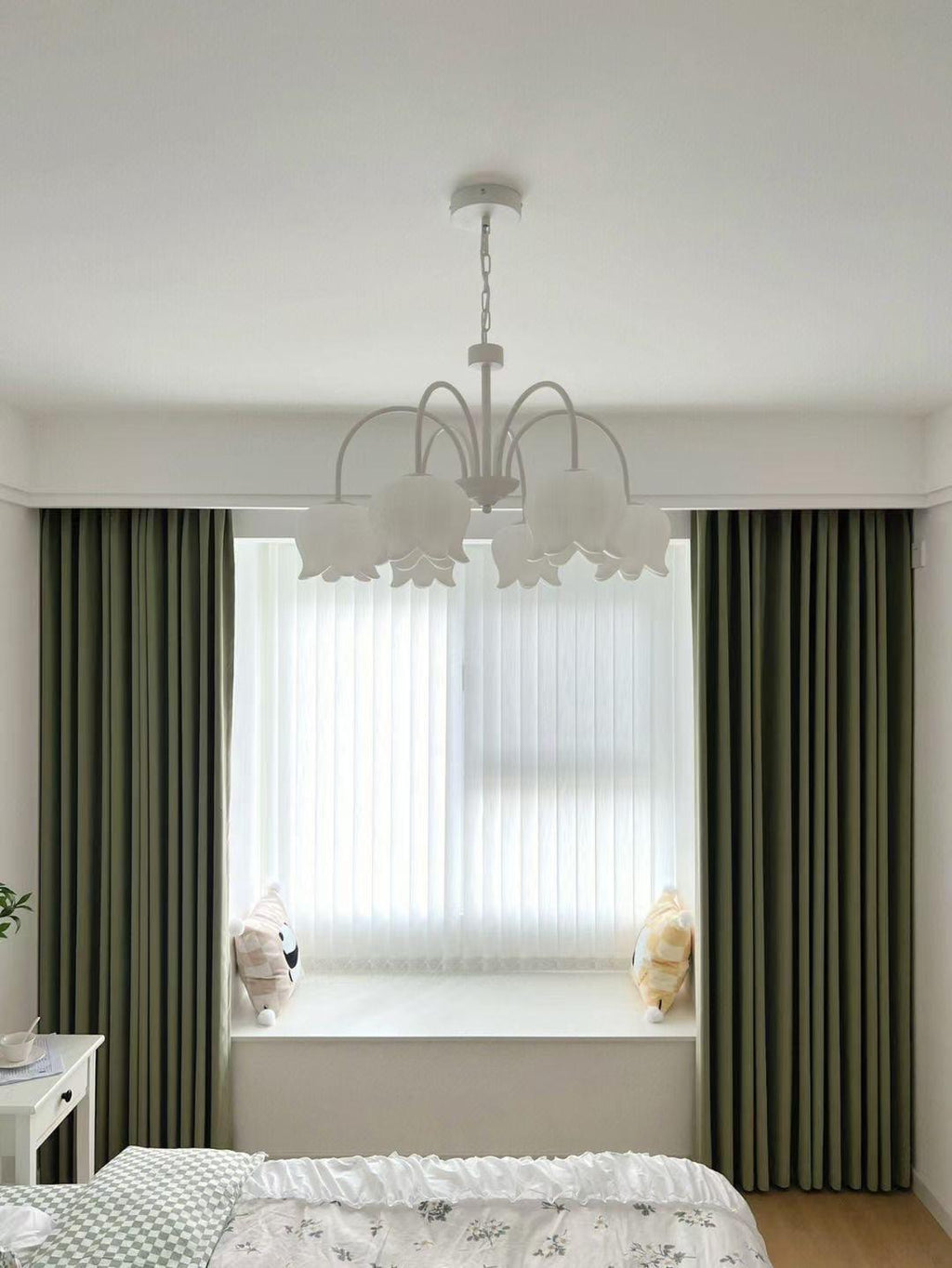 Wyrenera Acrylic Chandelier-Moonnatur