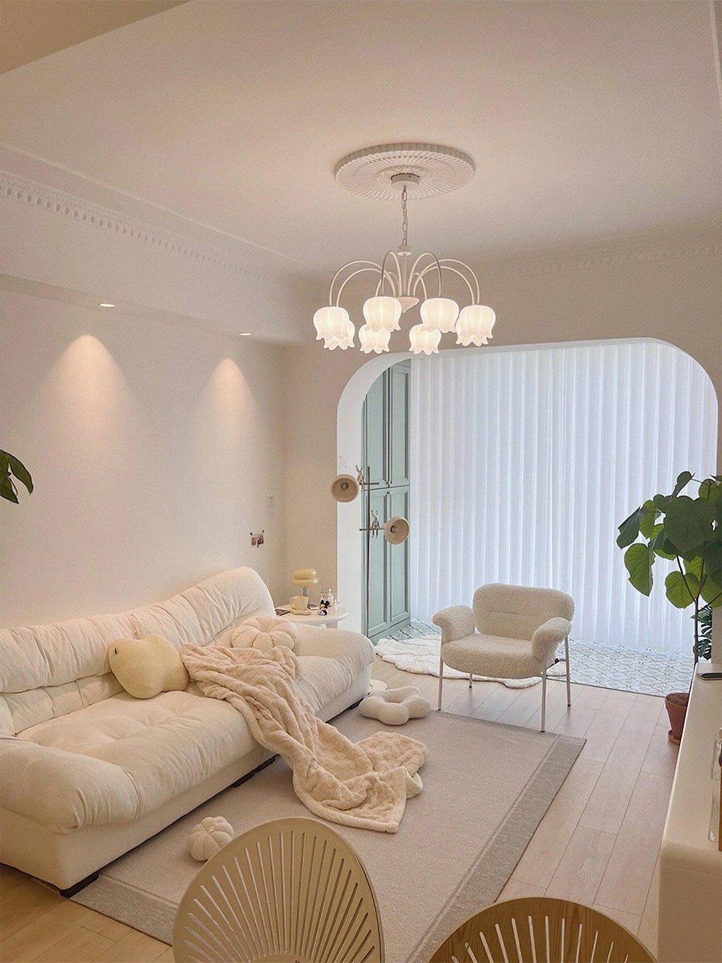 Wyrenera Acrylic Chandelier-Moonnatur
