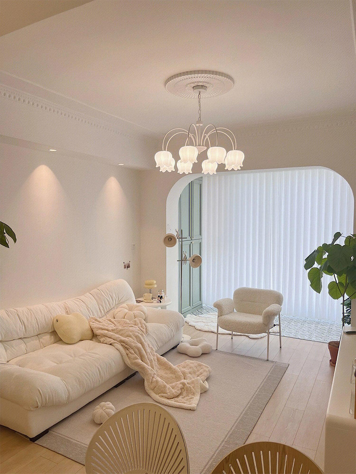 Wyrenera Acrylic Chandelier-Moonnatur