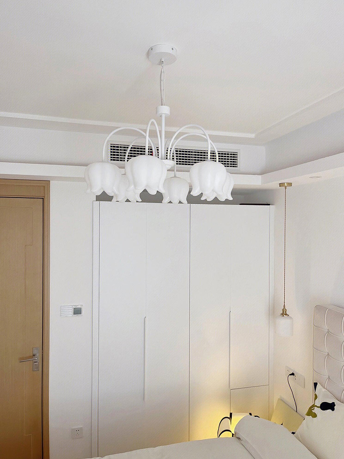 Wyrenera Acrylic Chandelier-Moonnatur