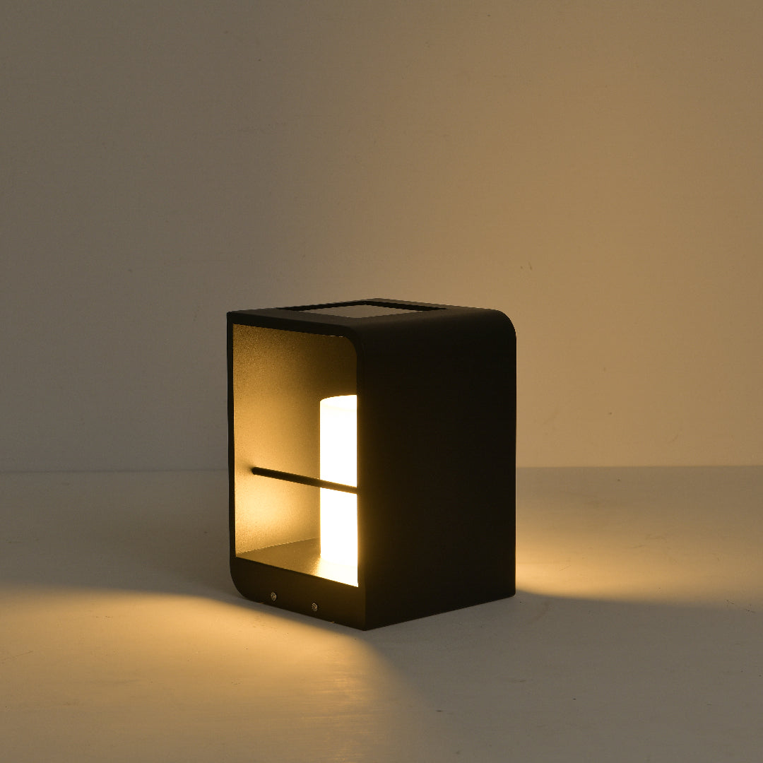 Oakenvale Acrylic Floor Lamp-Moonnatur