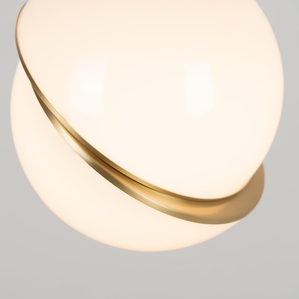 Olivra Acrylic Pendant Lamp-Moonnatur
