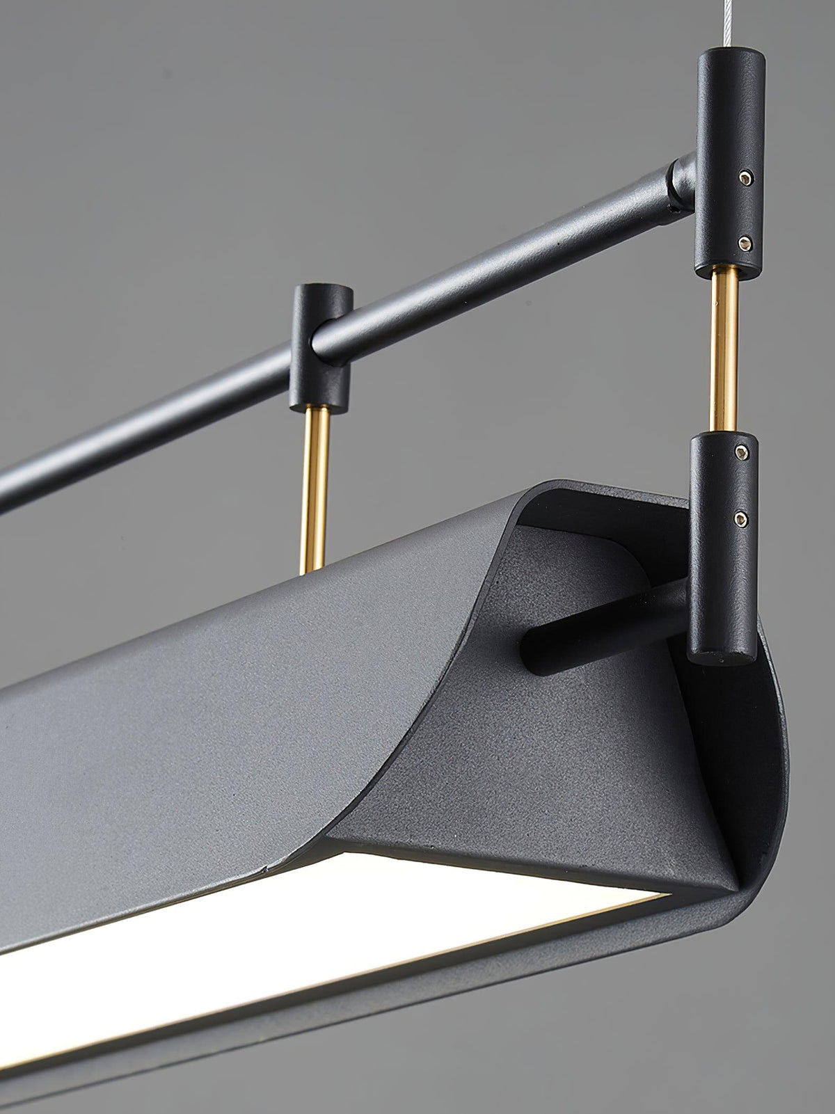 Esvora Metal Chandelier-Moonnatur
