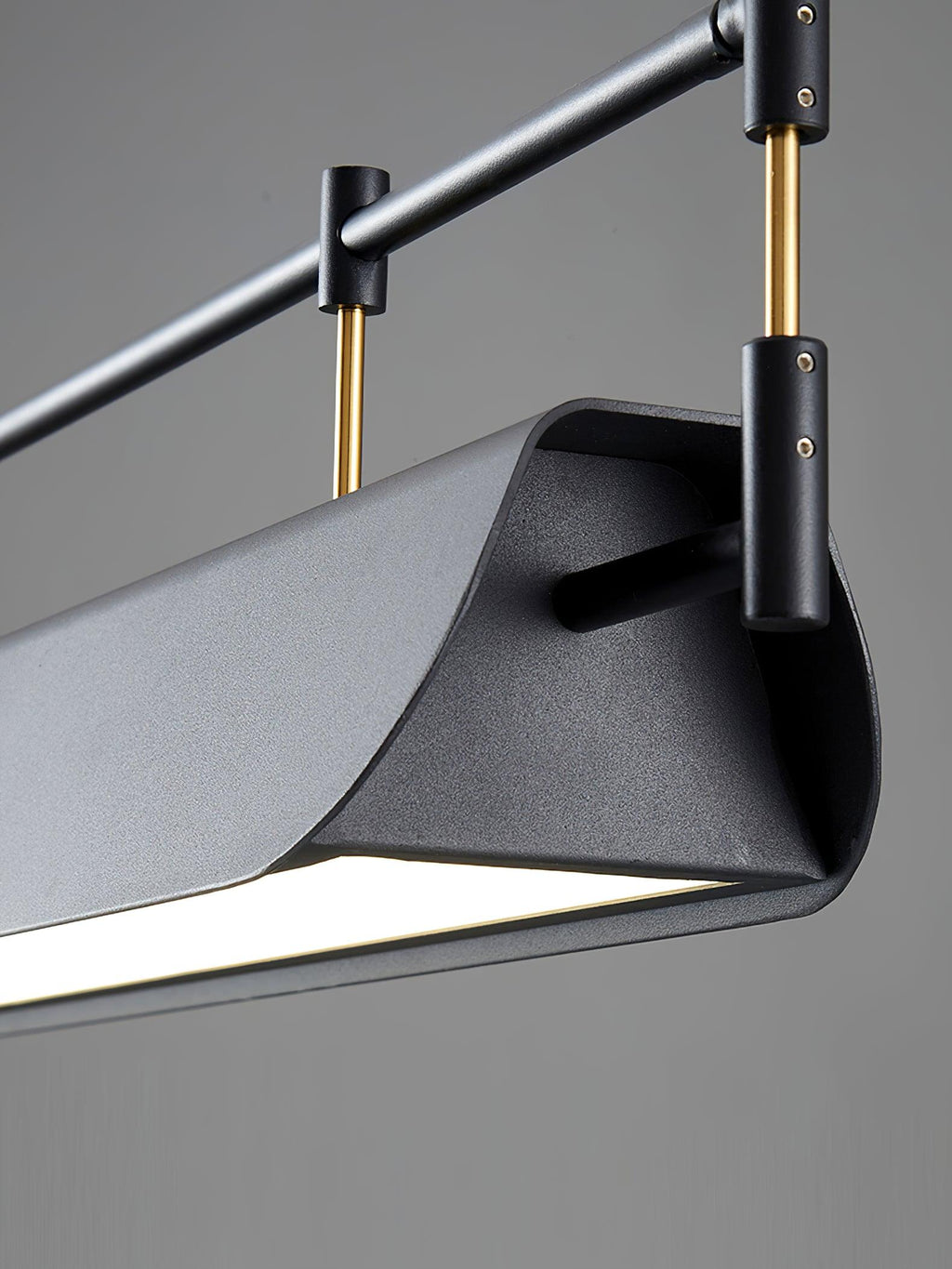 Esvora Metal Chandelier-Moonnatur