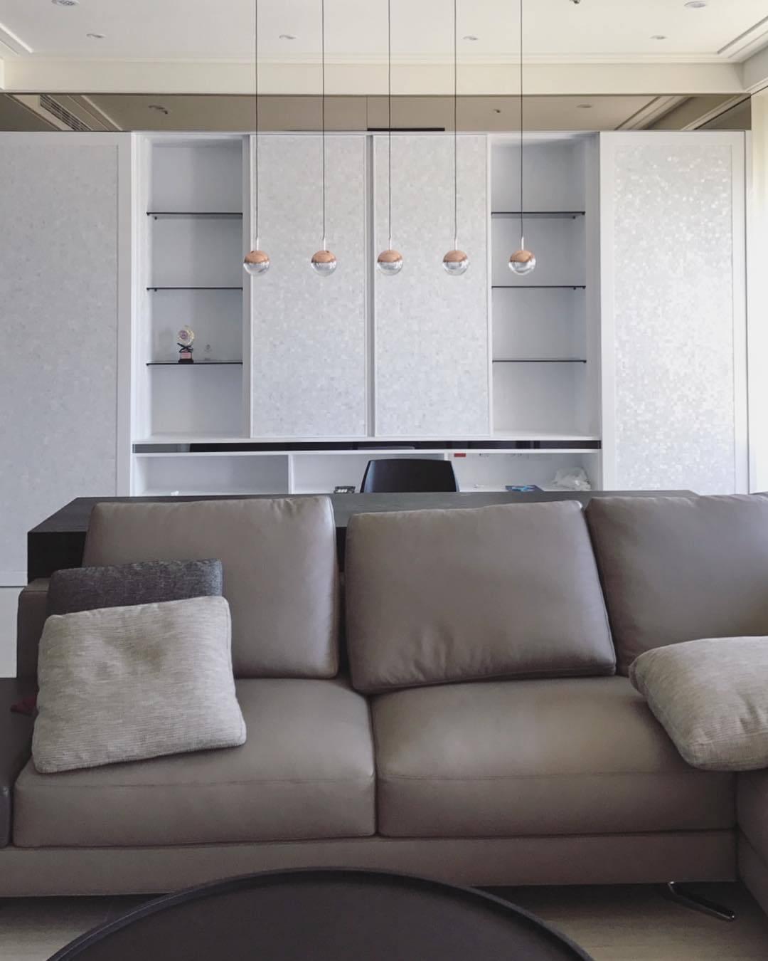 Gresora Acrylic Pendant Light-Moonnatur