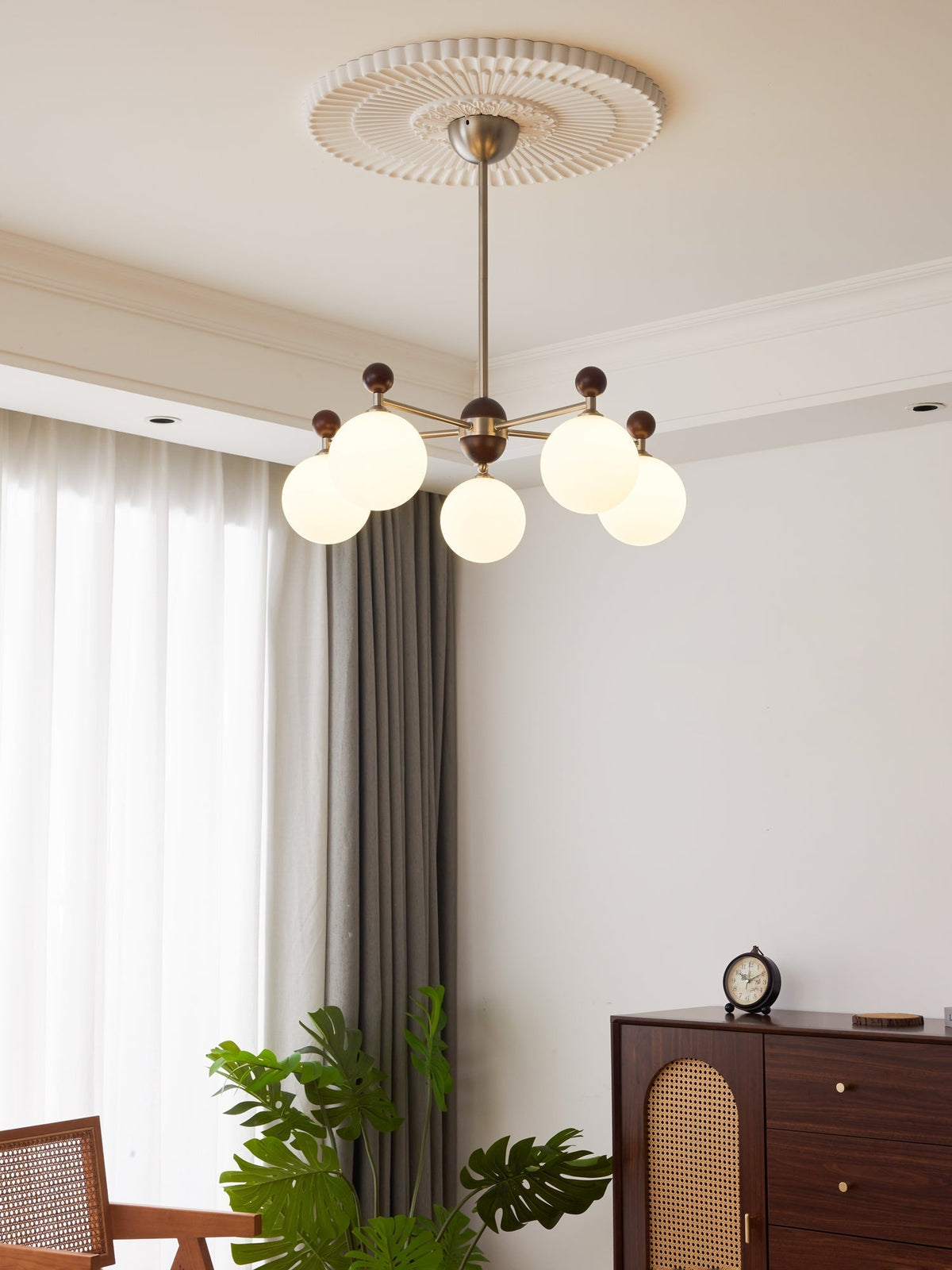 Ulenlyn Glass Chandelier-Moonnatur