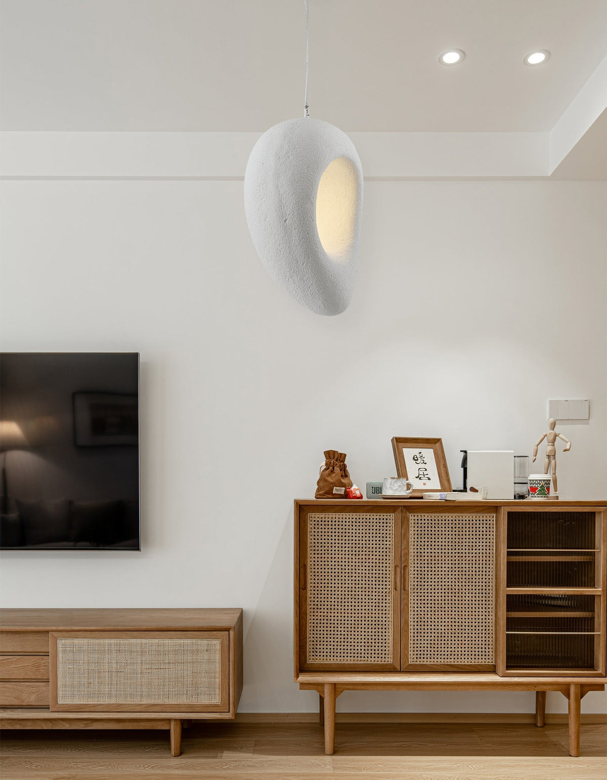 Avenara Resin Pendant Light-Moonnatur