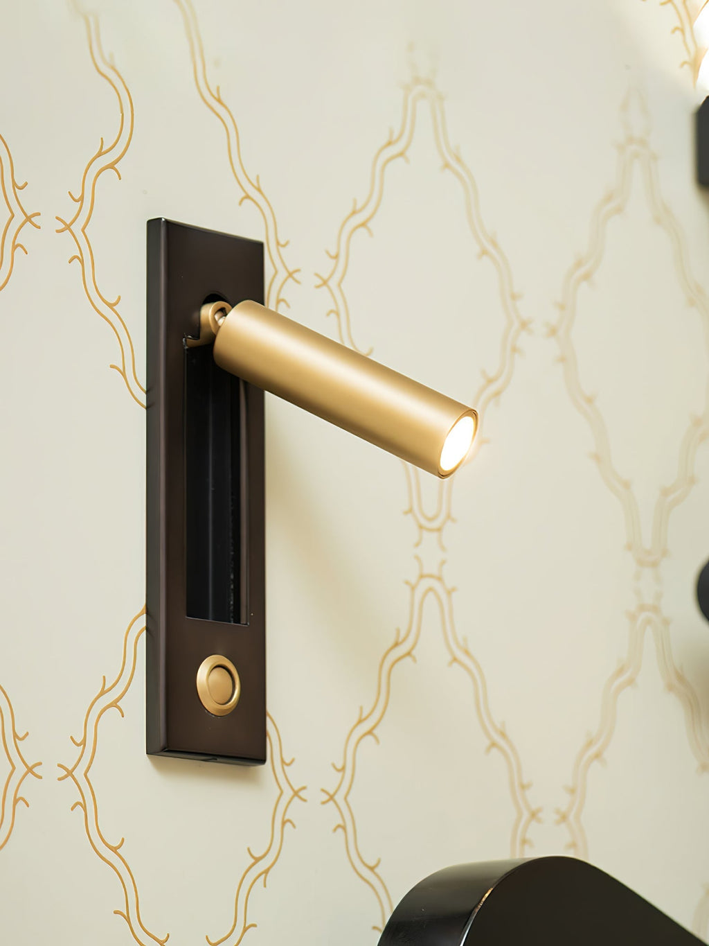 Haldeleris Aluminium Wall Light-Moonnatur