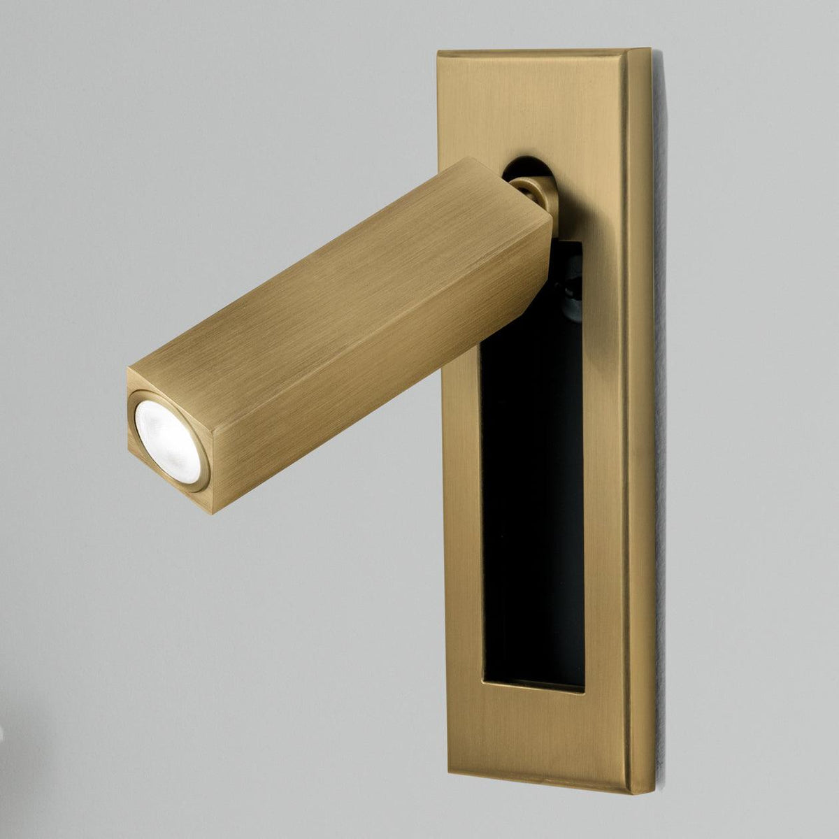 Haldeleris Aluminium Wall Light-Moonnatur