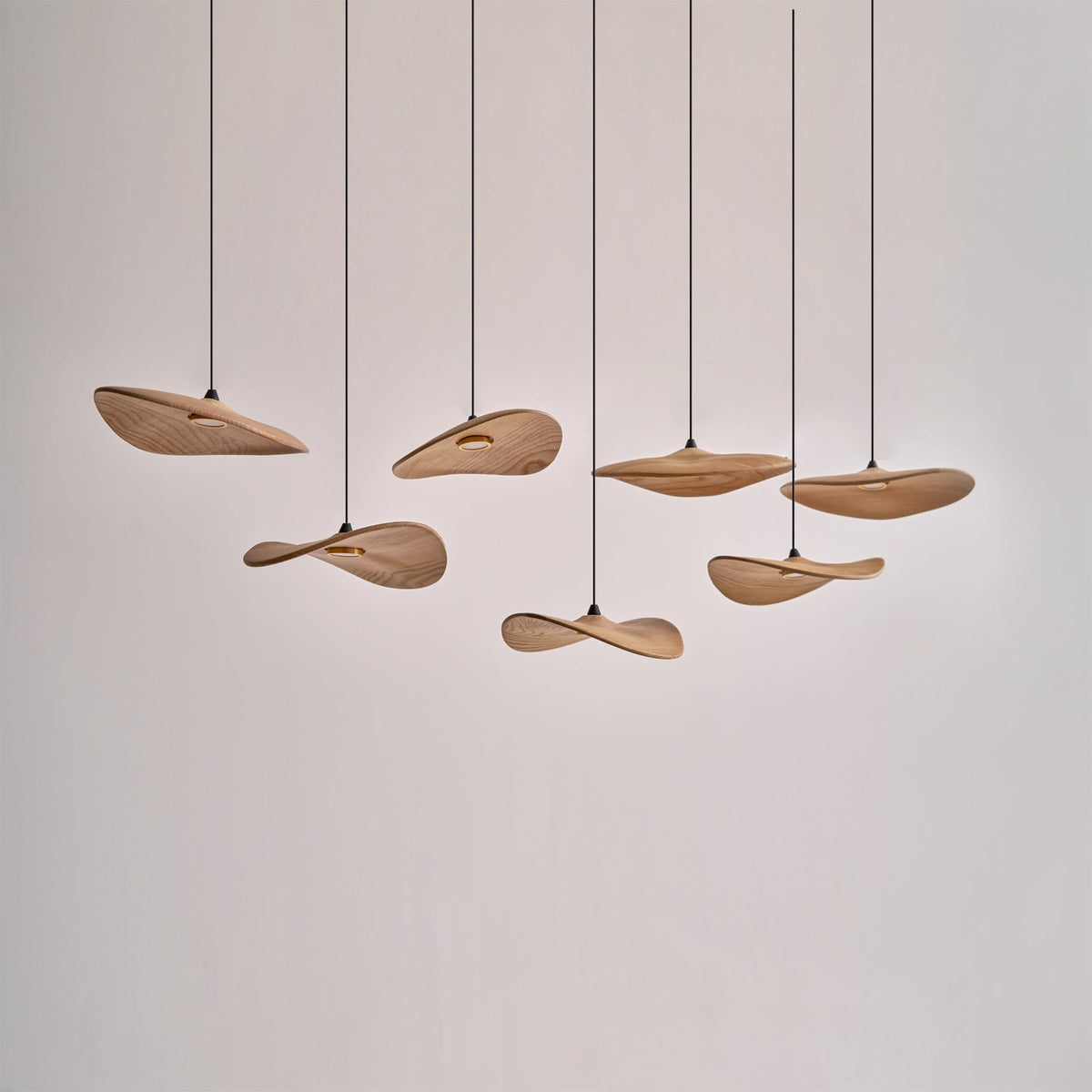 Kiranaria Wood Chandelier-Moonnatur