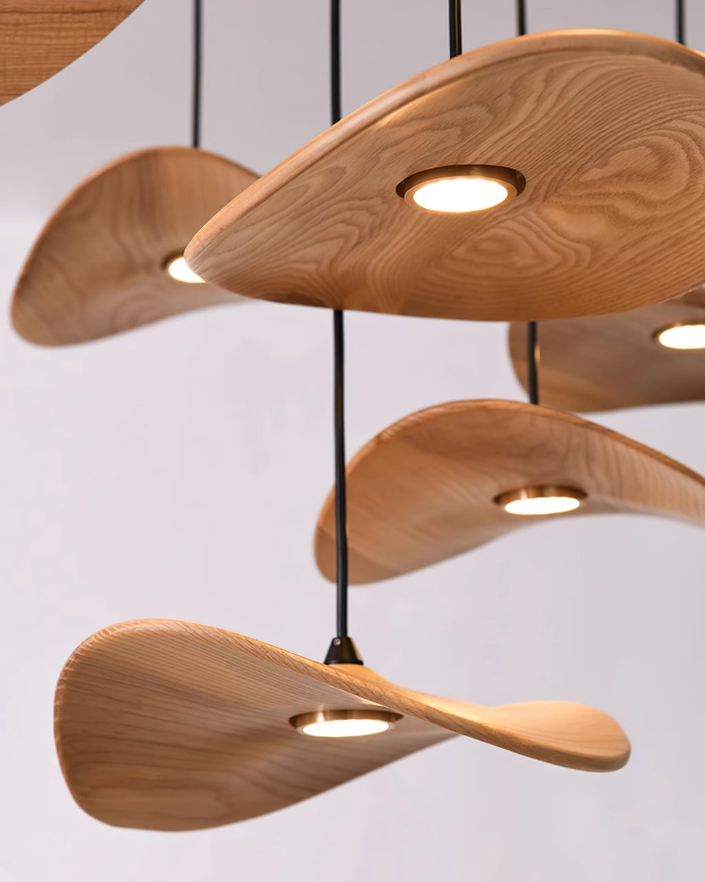 Kiranaria Wood Chandelier-Moonnatur