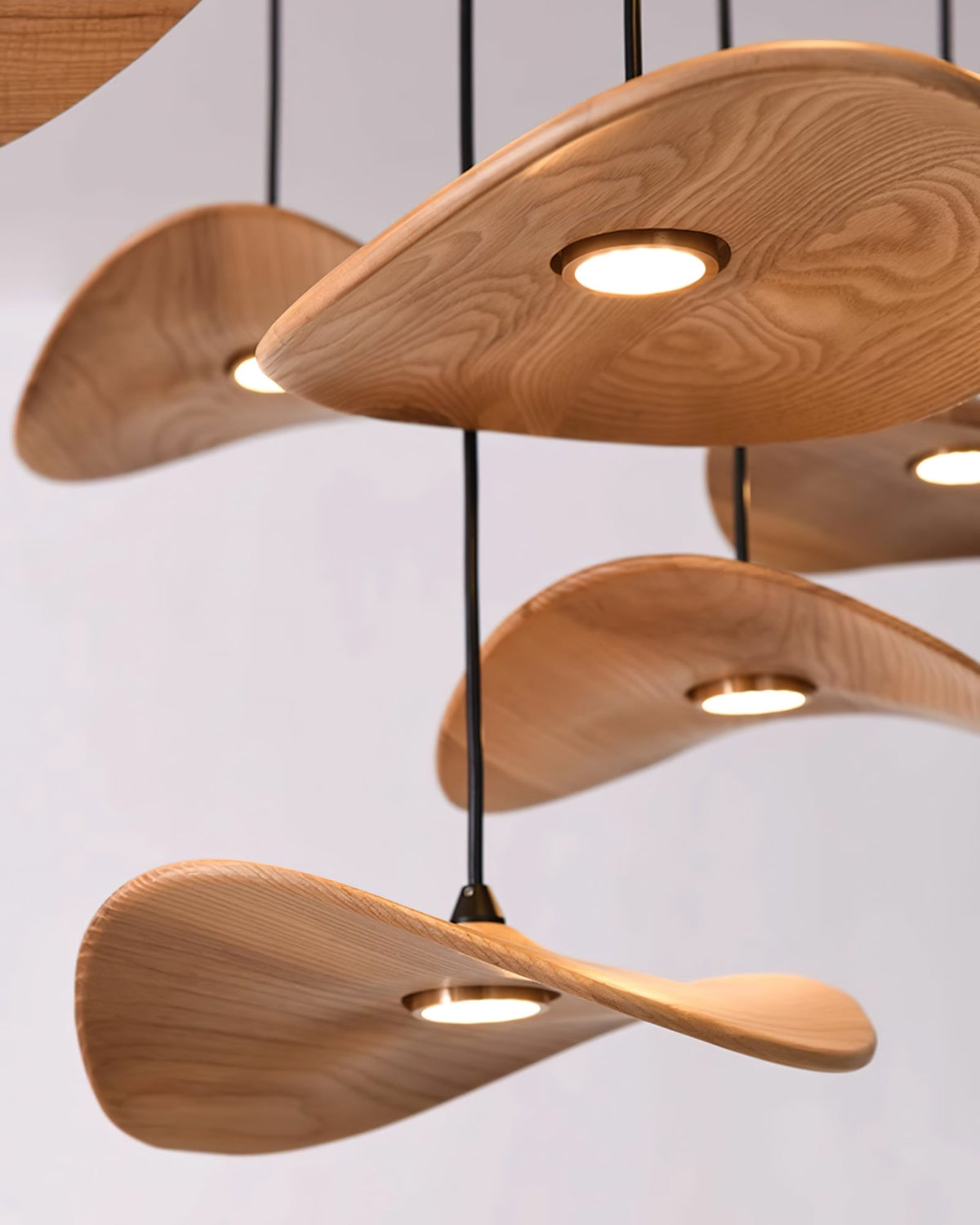 Kiranaria Wood Chandelier-Moonnatur