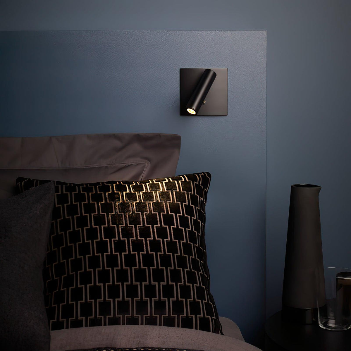Lavenenna Aluminium Wall Light-Moonnatur