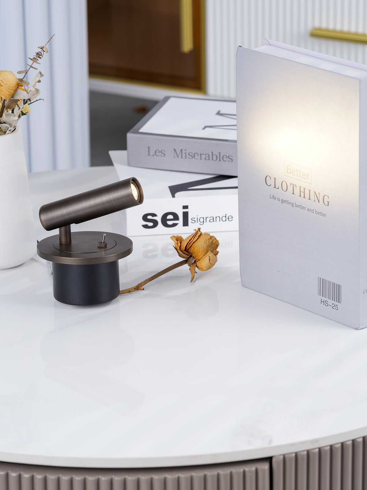 Nereth Metal Reading Wall Lamp-Moonnatur