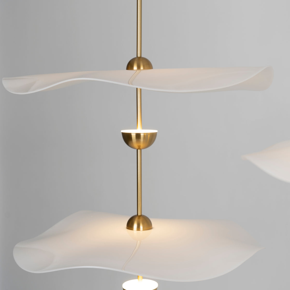 Korrwyn Acrylic Pendant Light-Moonnatur