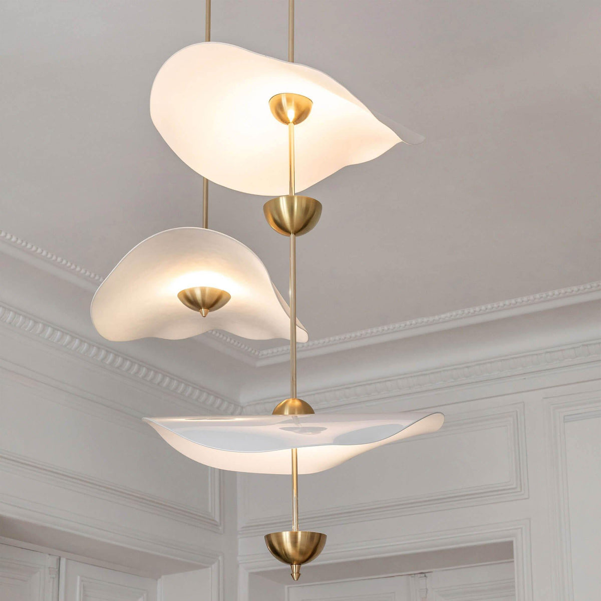Korrwyn Acrylic Pendant Light-Moonnatur