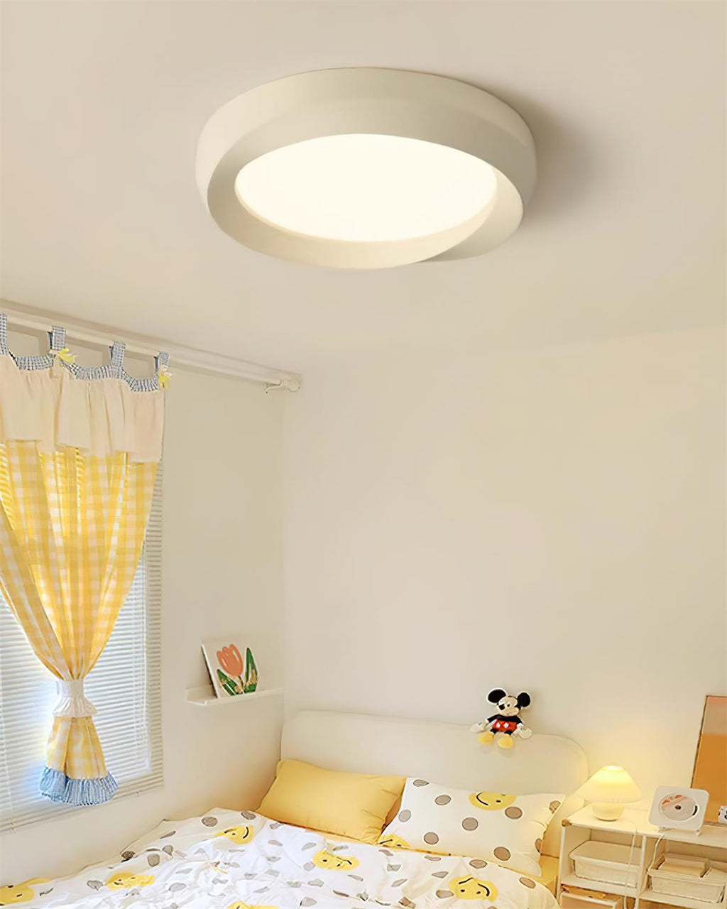 Norrelonna Resin Ceiling Light-Moonnatur