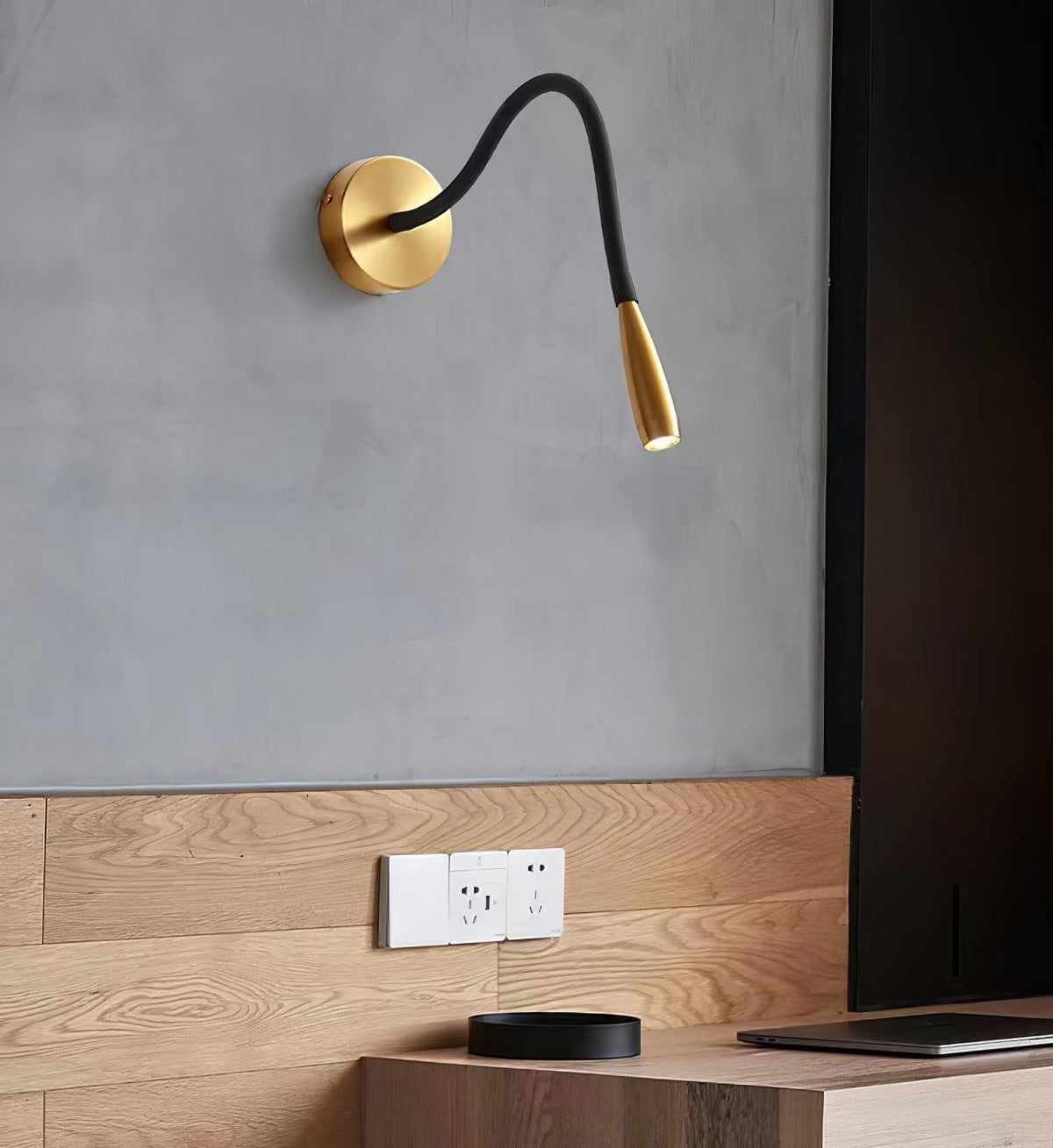 Giorisse Aluminium Wall Light-Moonnatur