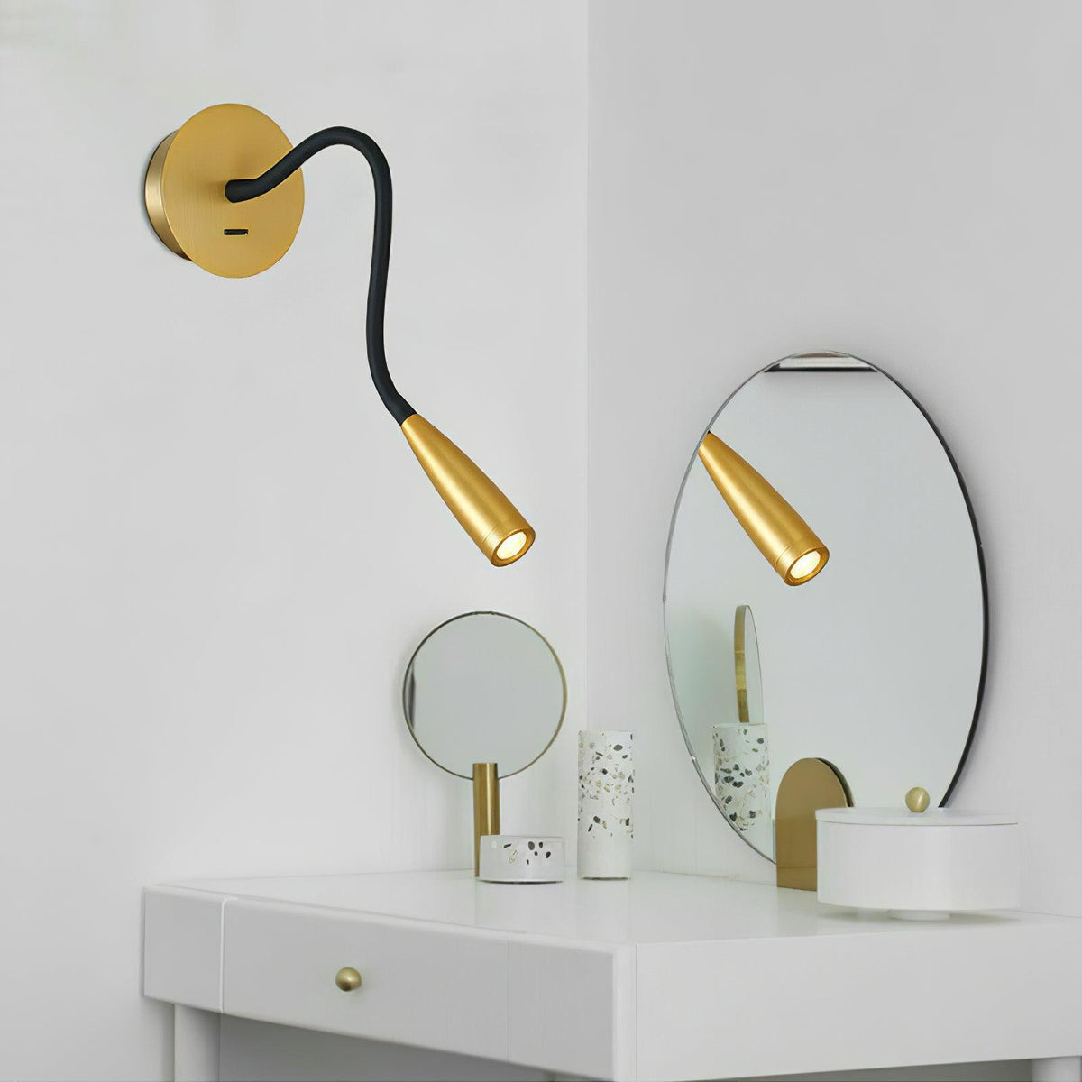 Giorisse Aluminium Wall Light-Moonnatur