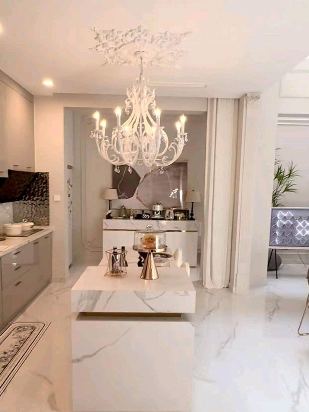 Fervella Crystal Chandelier-Moonnatur