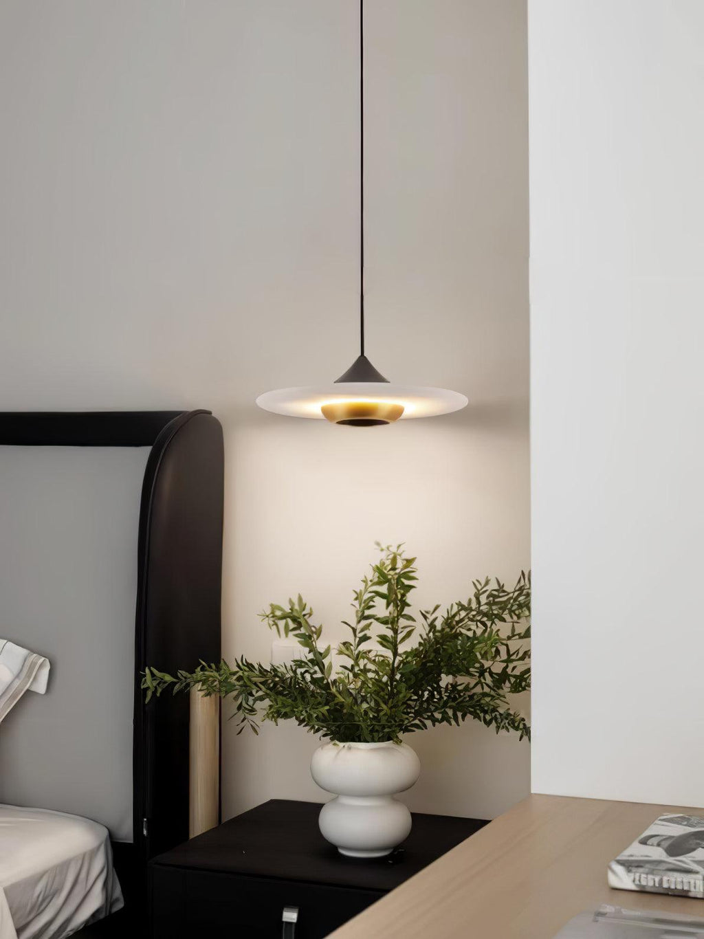Qelora Marble Pendant Lamp-Moonnatur