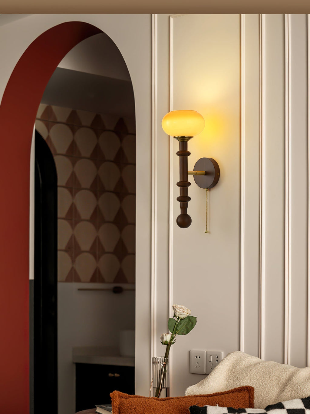 Ysolia Wood Wall Lamp-Moonnatur