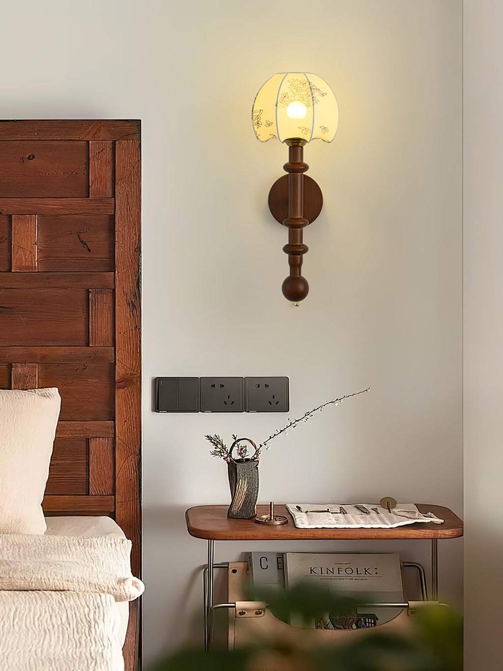 Ysolia Wood Wall Lamp-Moonnatur