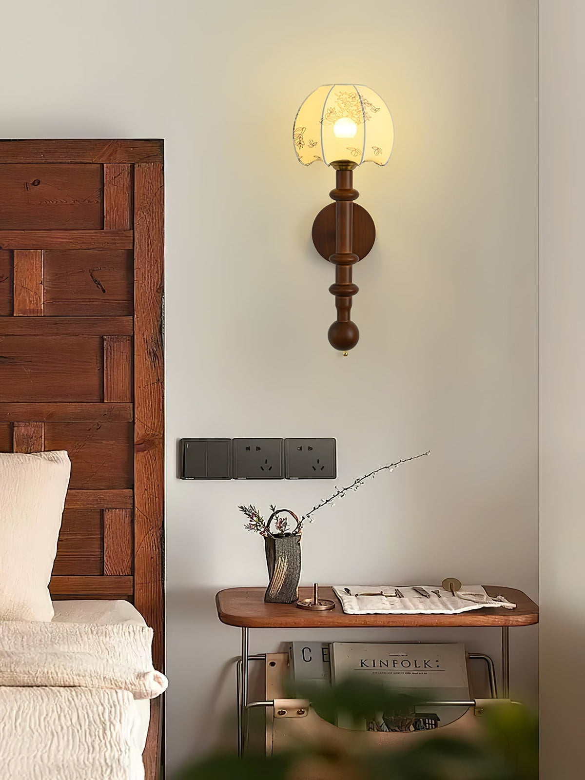 Ysolia Wood Wall Lamp-Moonnatur