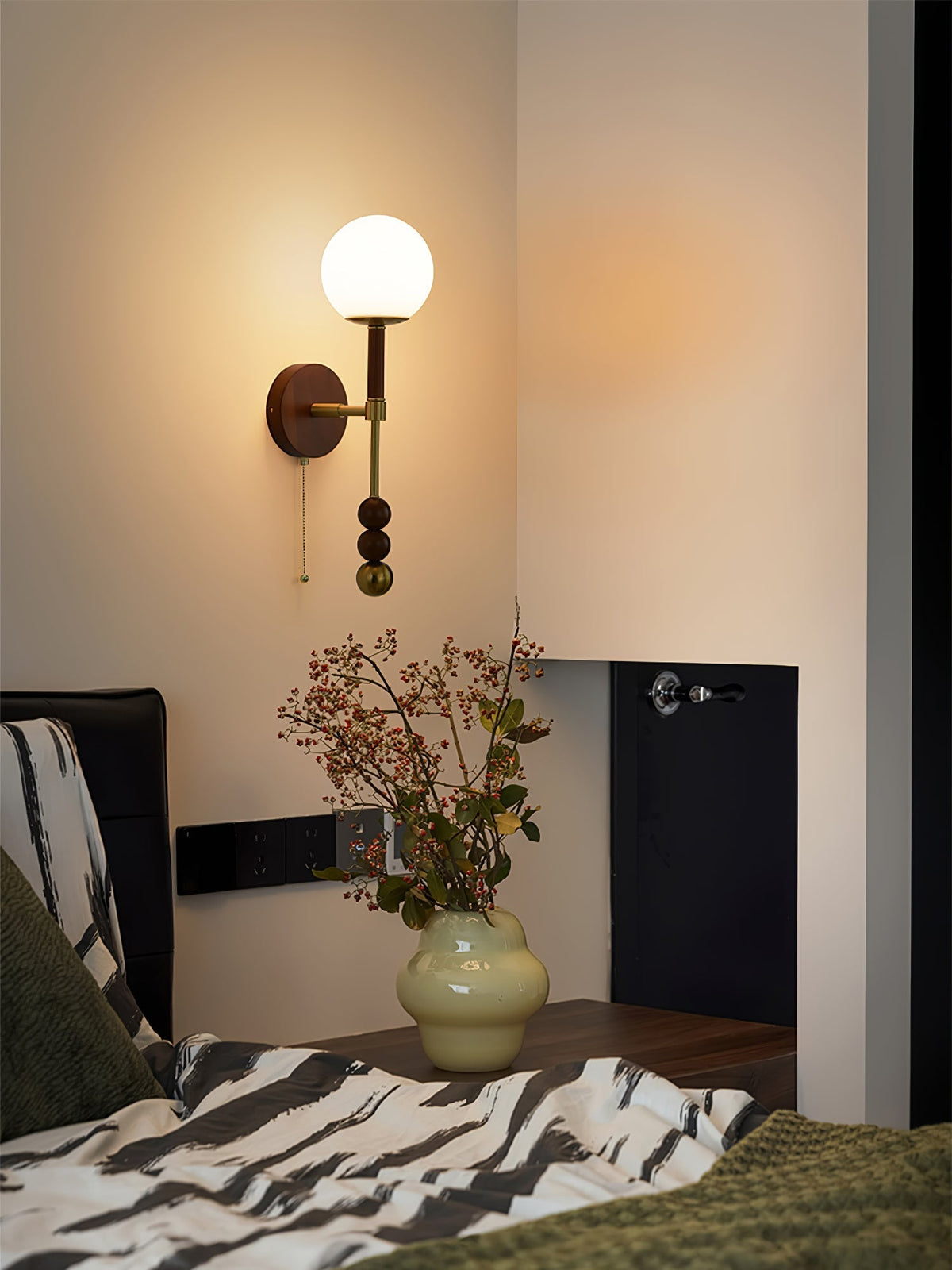 Ysolia Wood Wall Lamp-Moonnatur