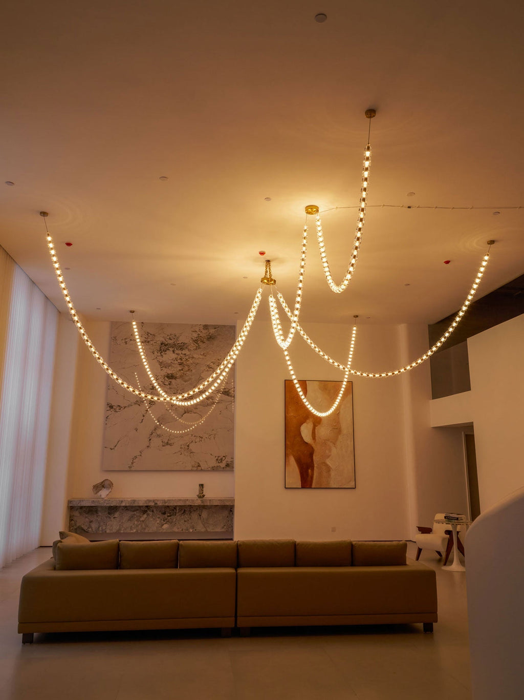 Myrenwyn Acrylic Chandelier-Moonnatur