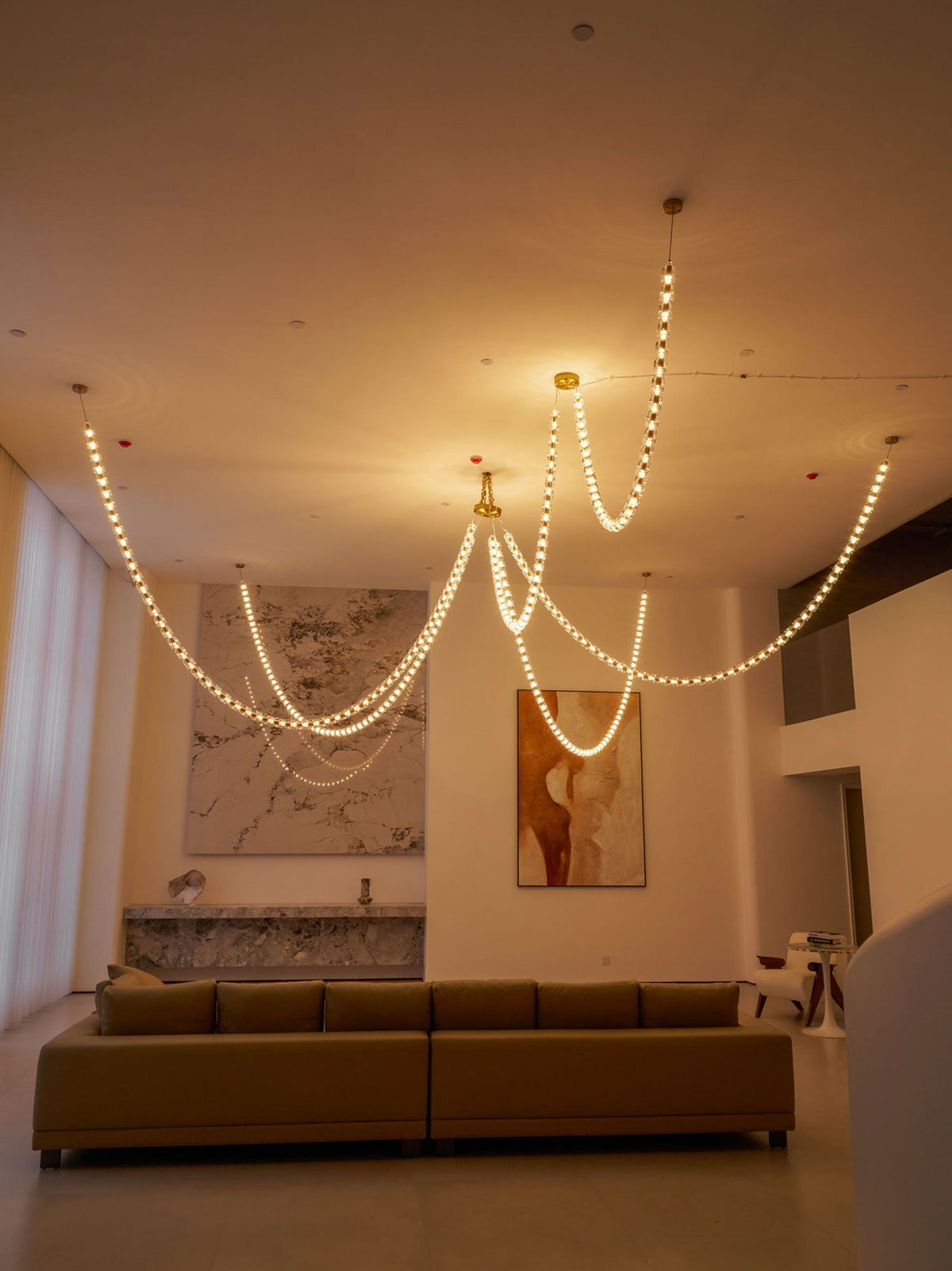 Myrenwyn Acrylic Chandelier-Moonnatur