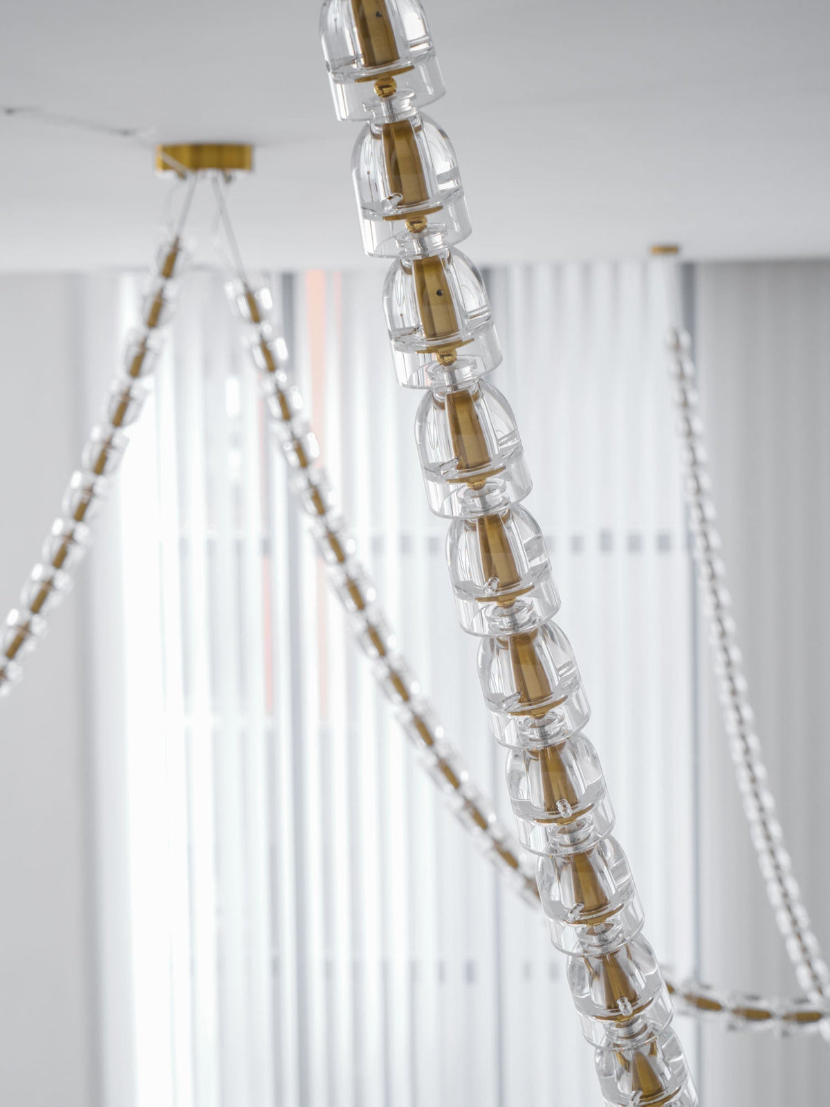 Myrenwyn Acrylic Chandelier-Moonnatur