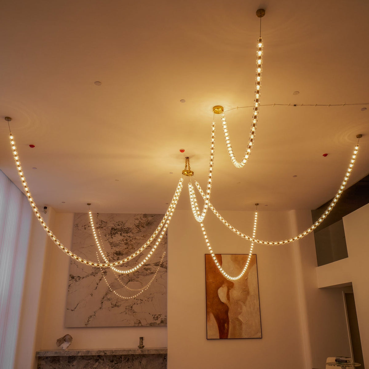 Myrenwyn Acrylic Chandelier-Moonnatur