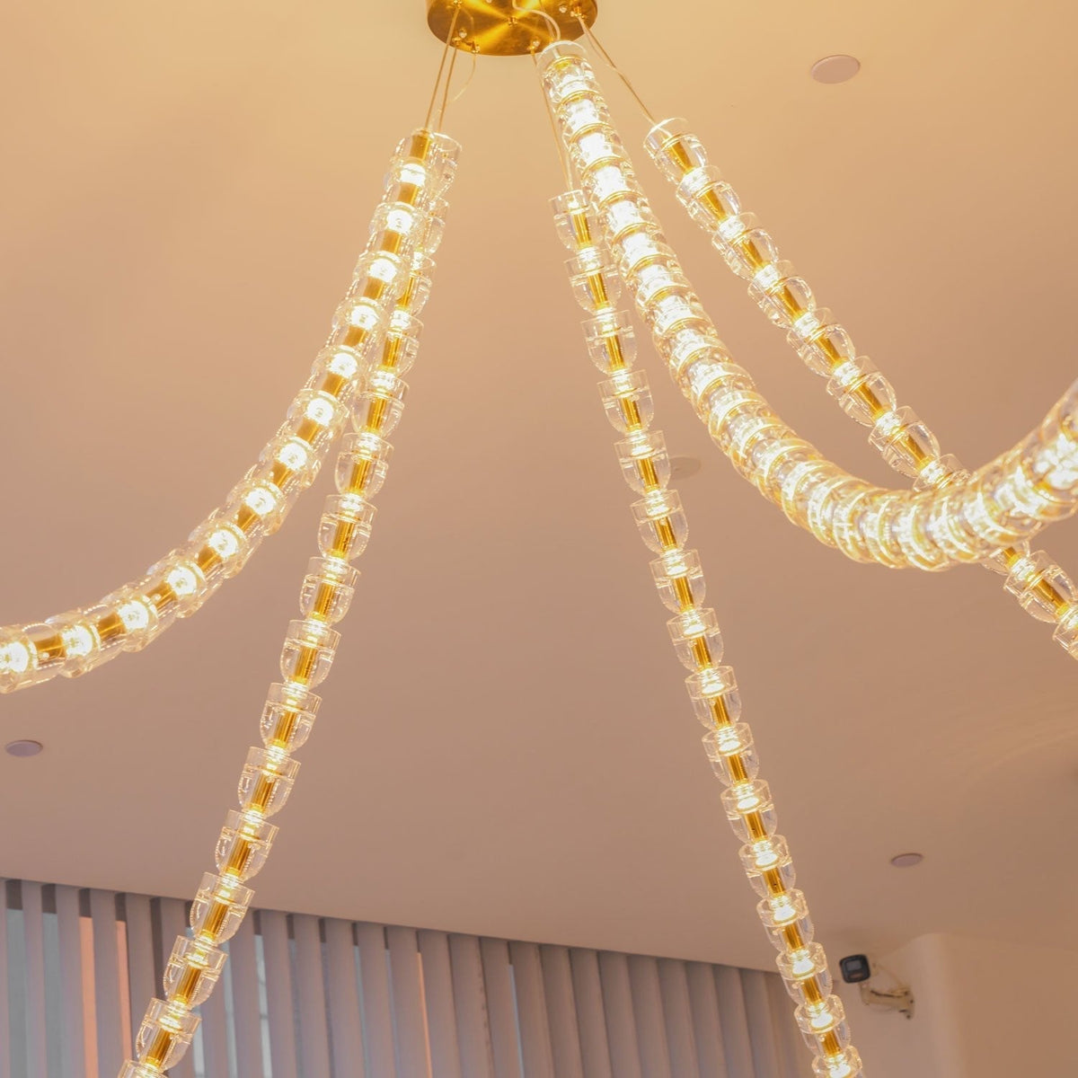 Myrenwyn Acrylic Chandelier-Moonnatur
