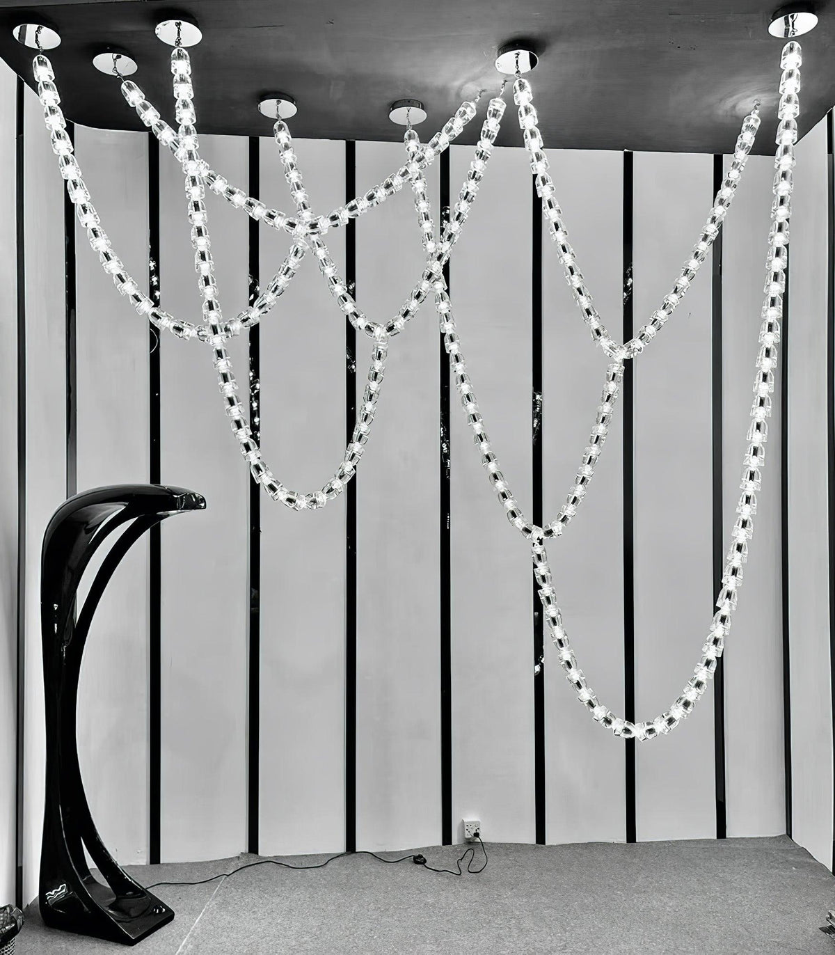 Whitenhaven Acrylic Chandelier-Moonnatur