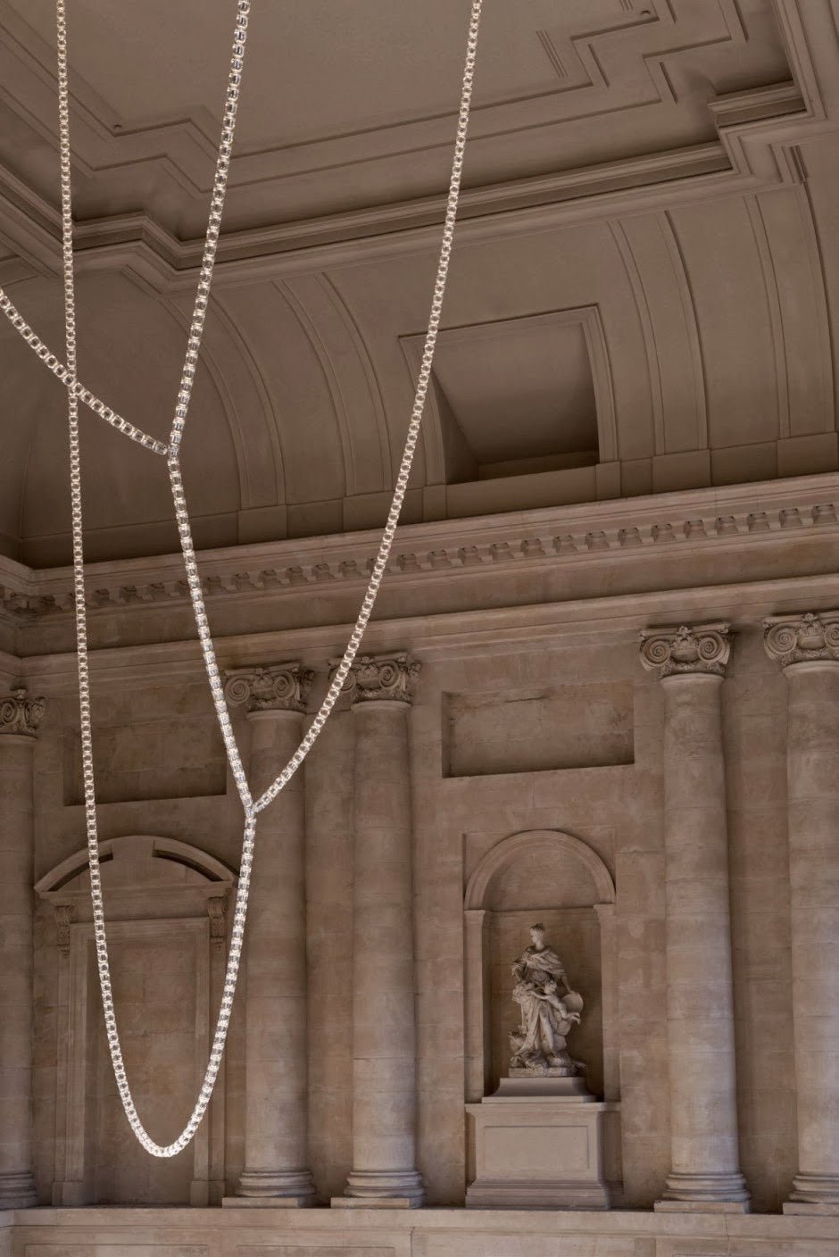 Hadrenis Acrylic Chandelier-Moonnatur