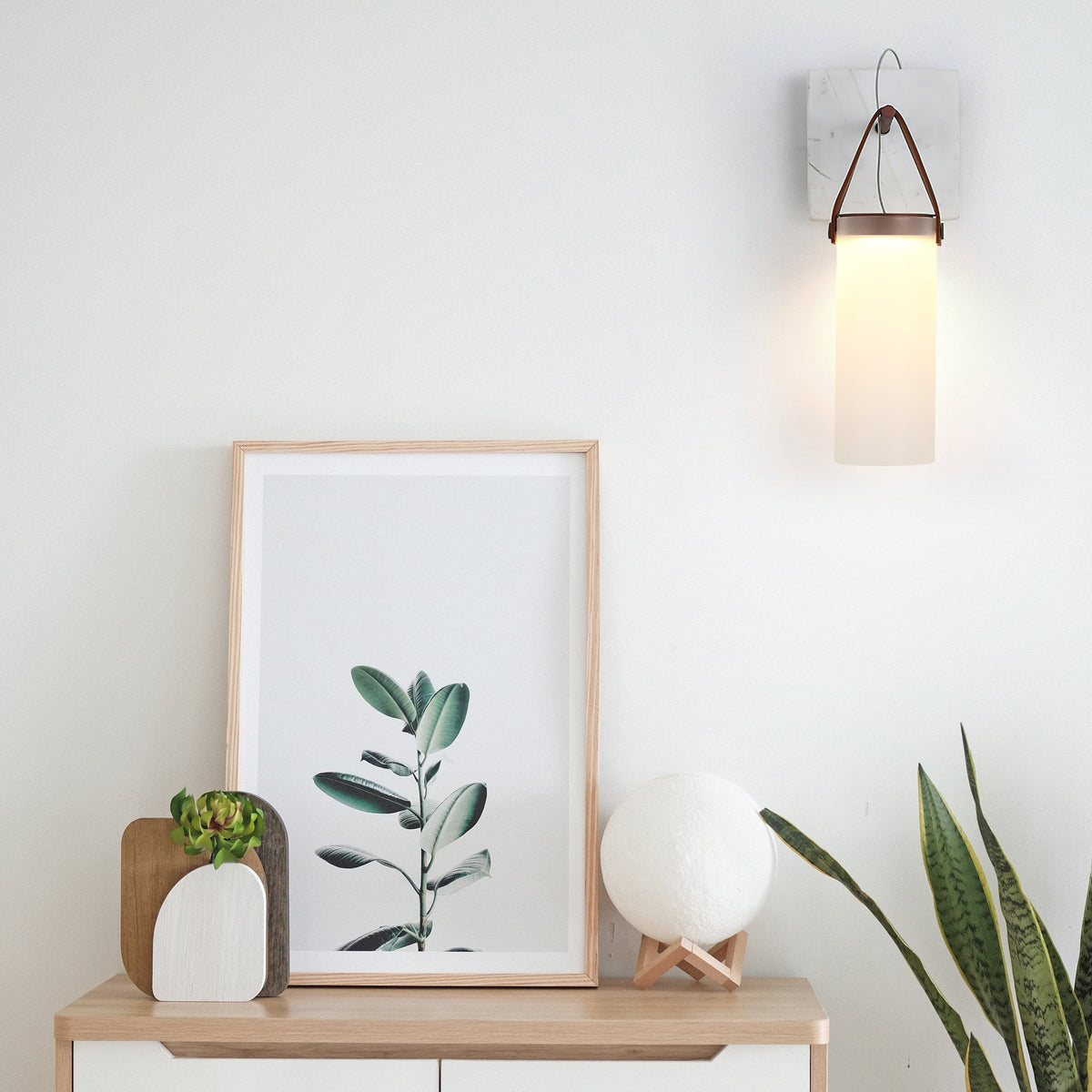 Berelwren Alabaster Wall Light-Moonnatur