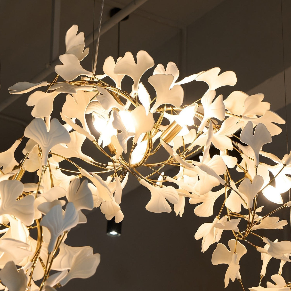 Gresalia Ceramic Chandelier-Moonnatur