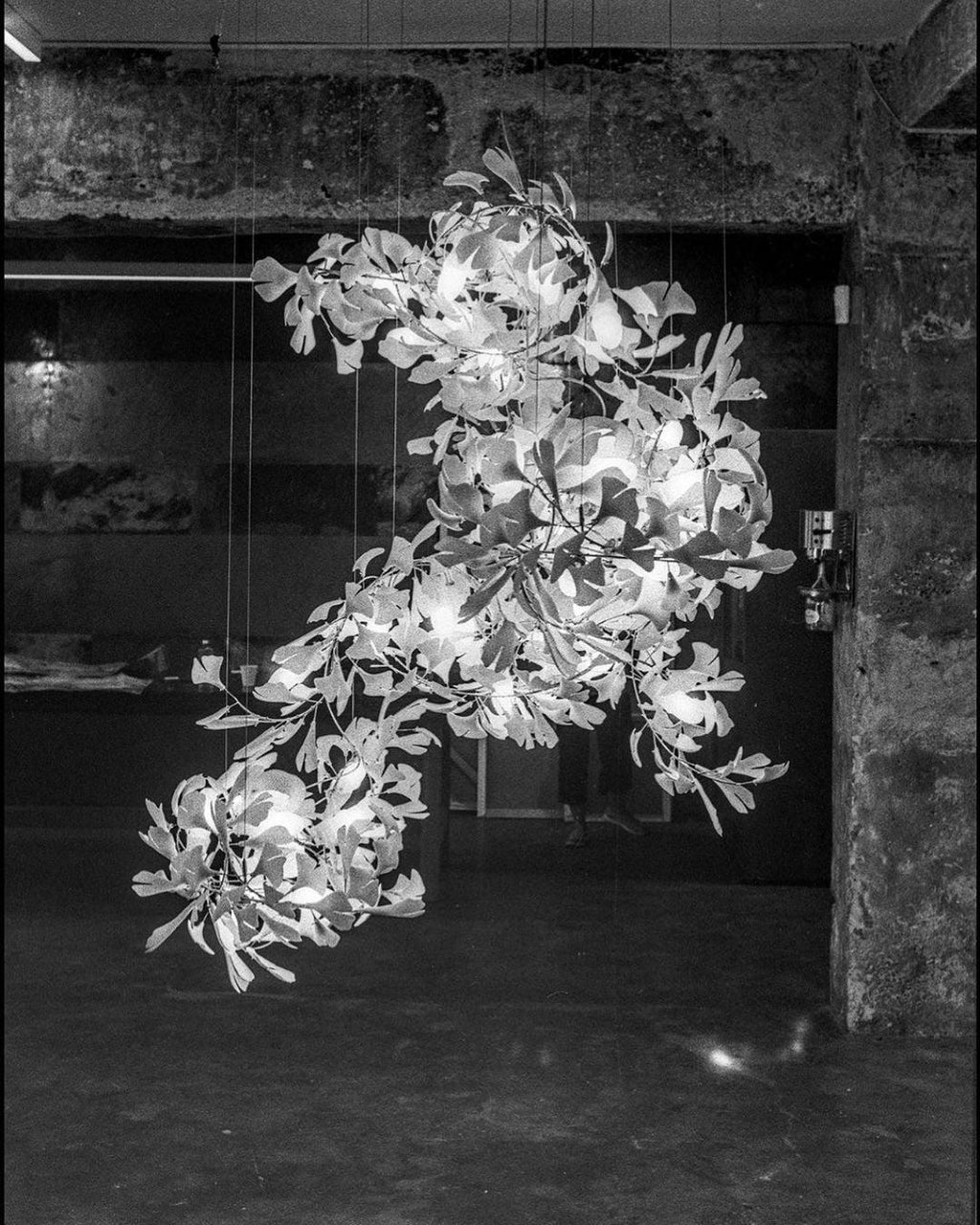 Koralisse Ceramic Chandelier-Moonnatur