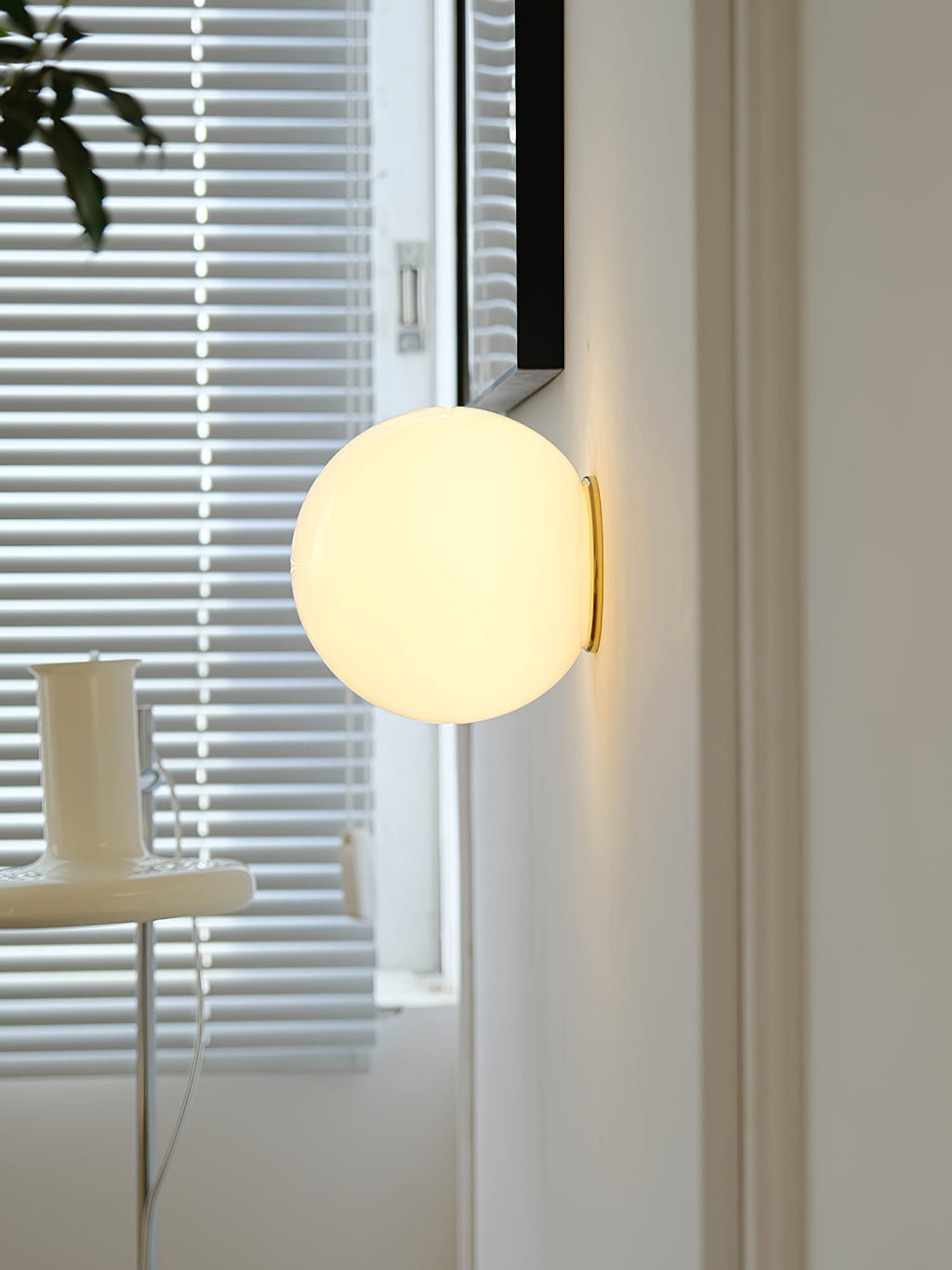 Hazelera Glass Wall Light-Moonnatur