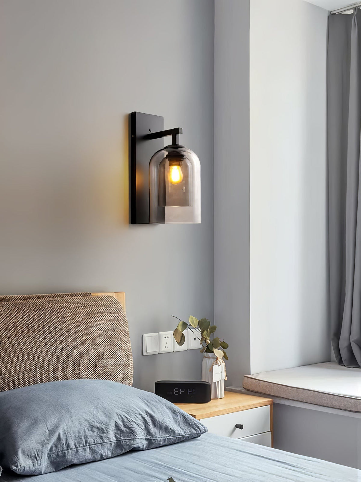 Hiorava Glass Wall Light-Moonnatur