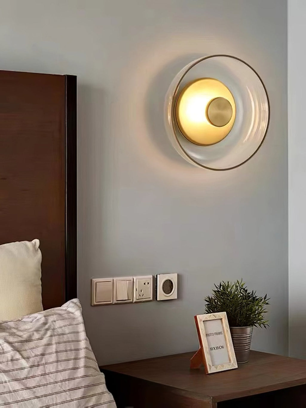 Ilvanna Glass Wall Light-Moonnatur