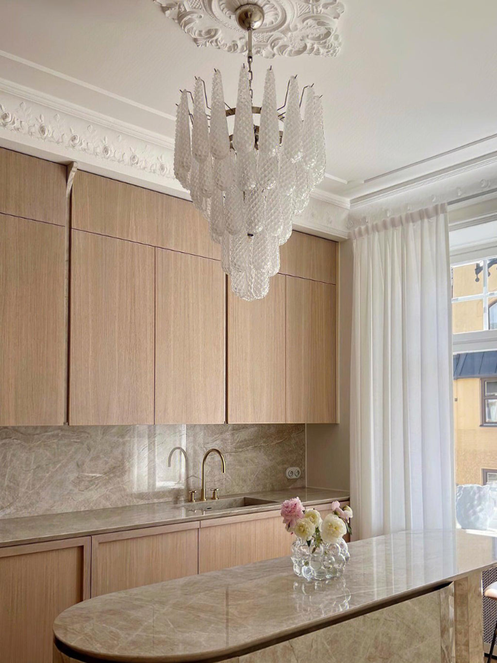 Kilvenheath Glass Chandelier-Moonnatur