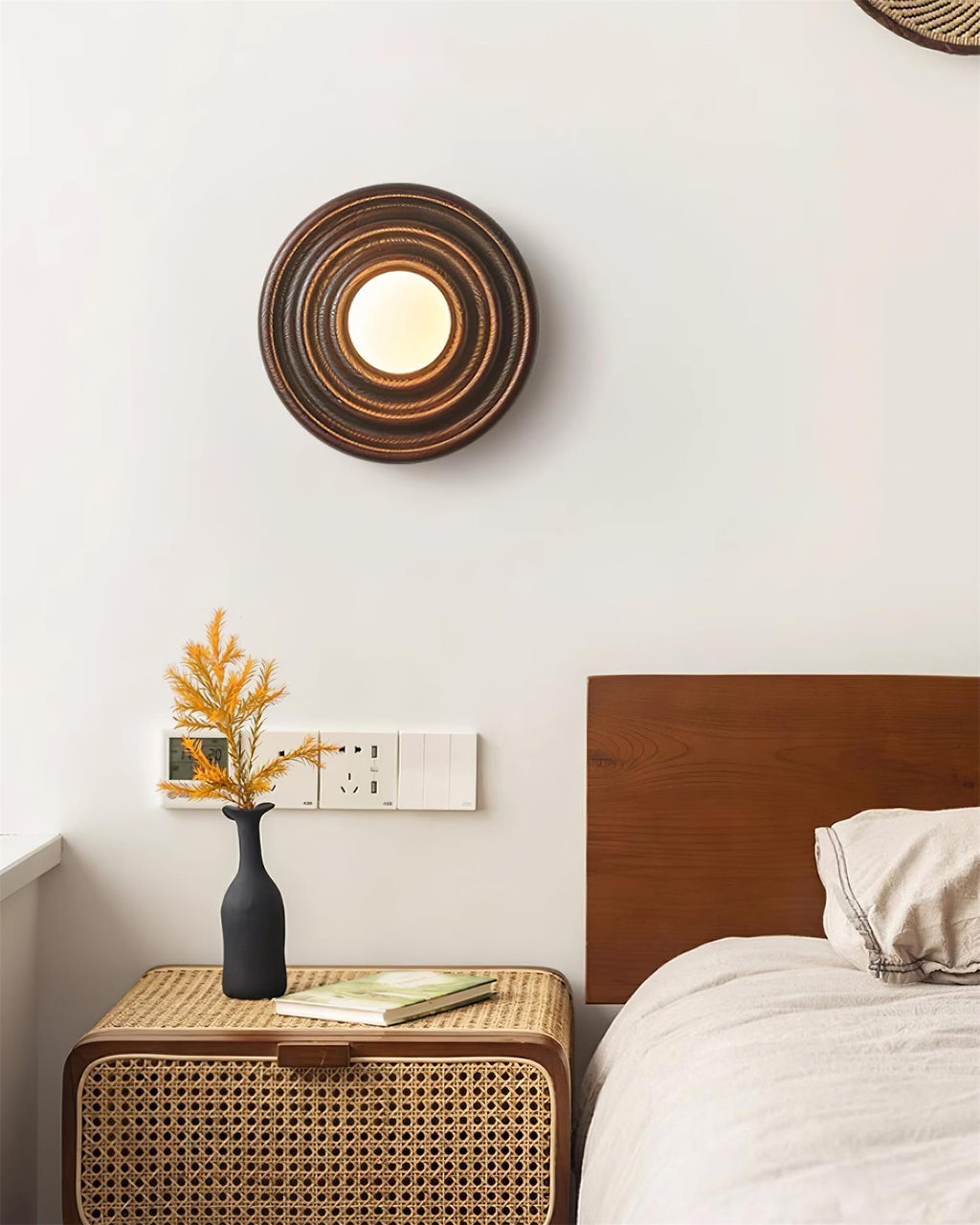 Savenevia Ash Wood Wall Light-Moonnatur