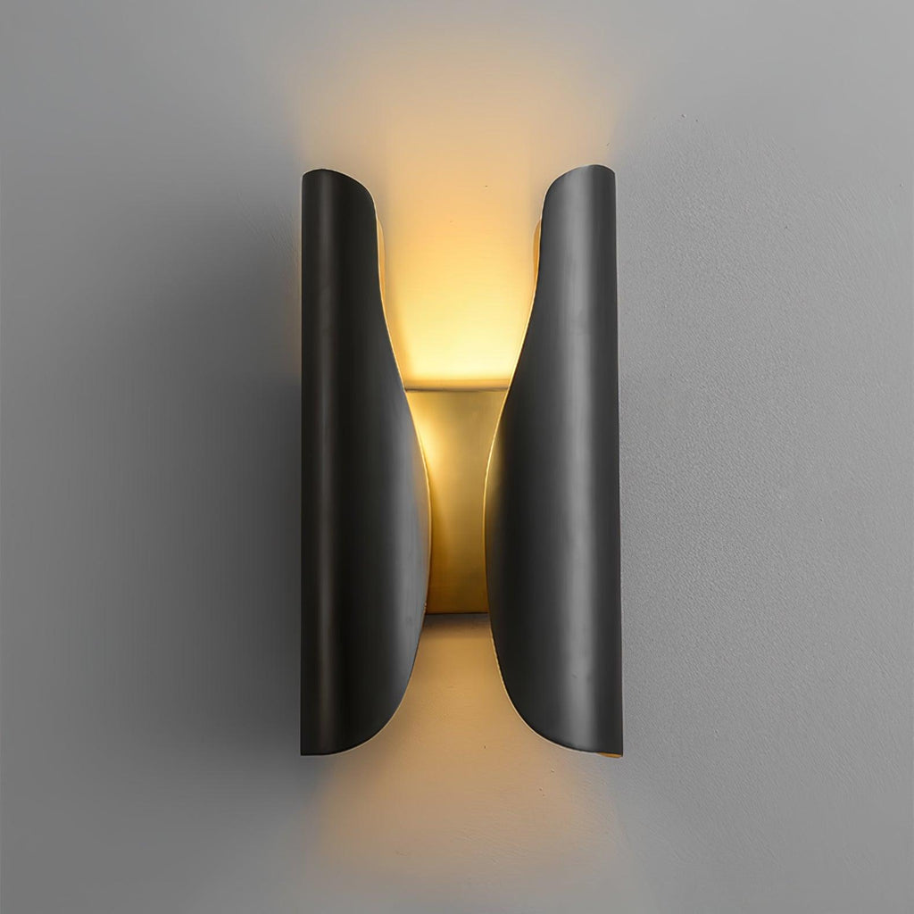Verrenlyn Brass Wall Light-Moonnatur