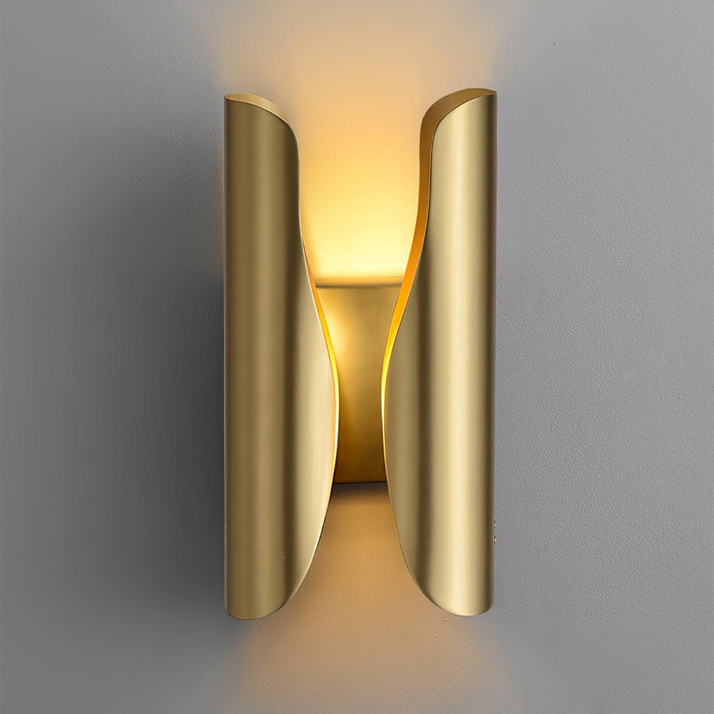 Verrenlyn Brass Wall Light-Moonnatur