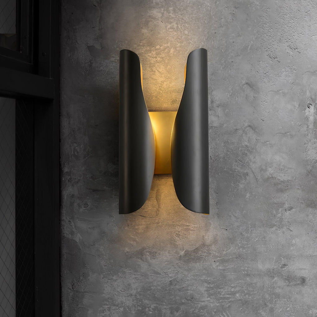 Verrenlyn Brass Wall Light-Moonnatur