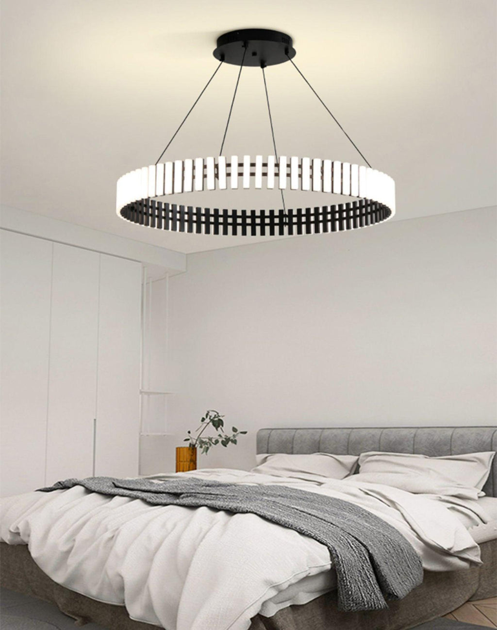 Grevis Acrylic Chandelier-Moonnatur