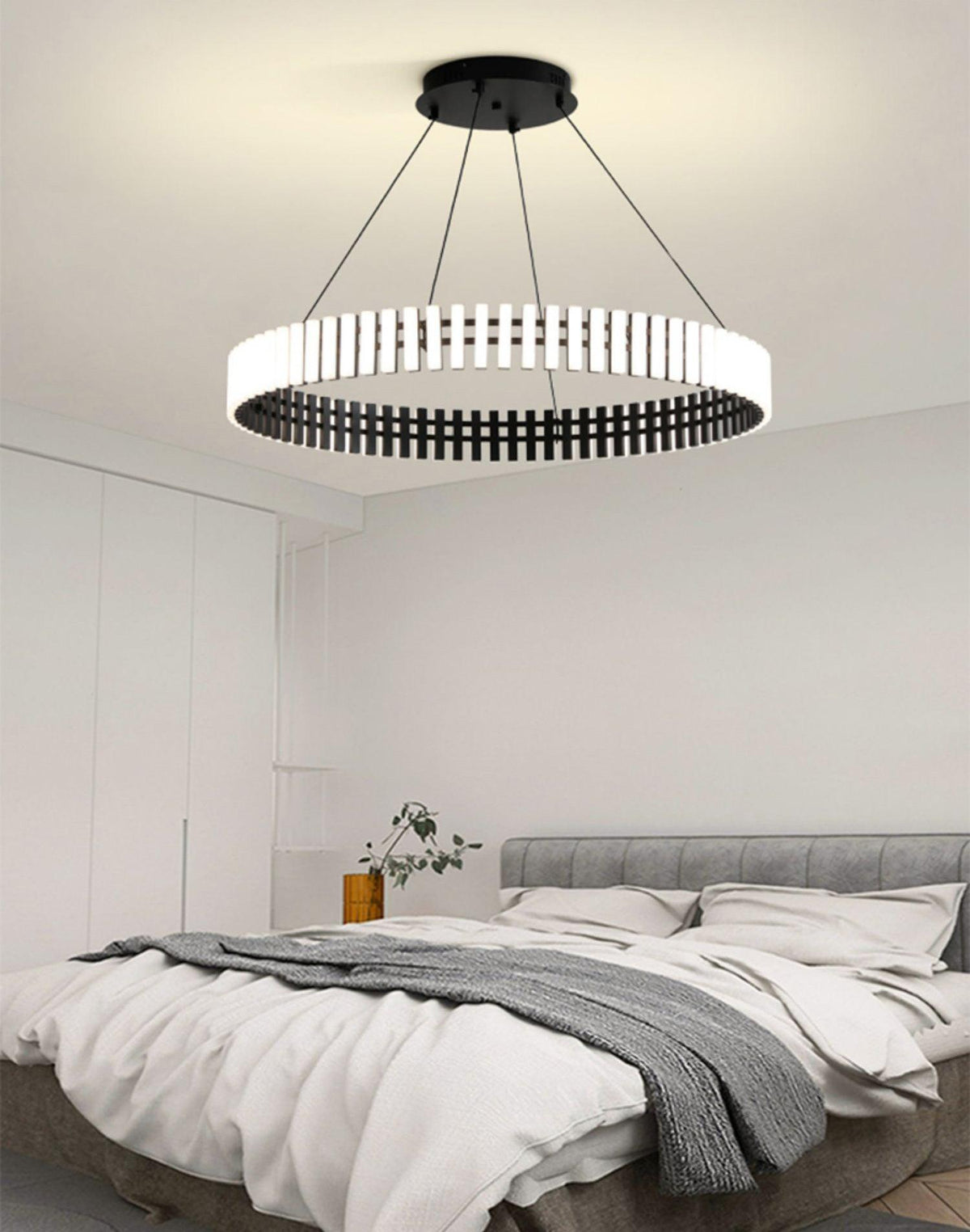 Grevis Acrylic Chandelier-Moonnatur